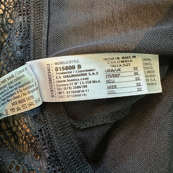 Leonisa Black Lace High Neck Bralette w/ Cap Sleeves. Size 32B - Picture 6 of 6